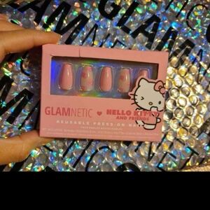 Hello kitty x glamnetic nails